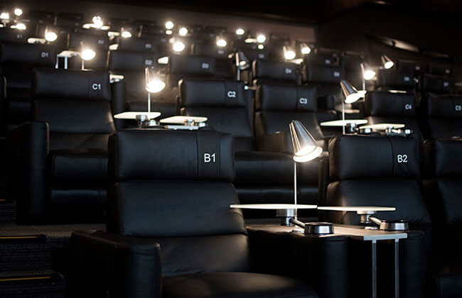 Cine y Muebles